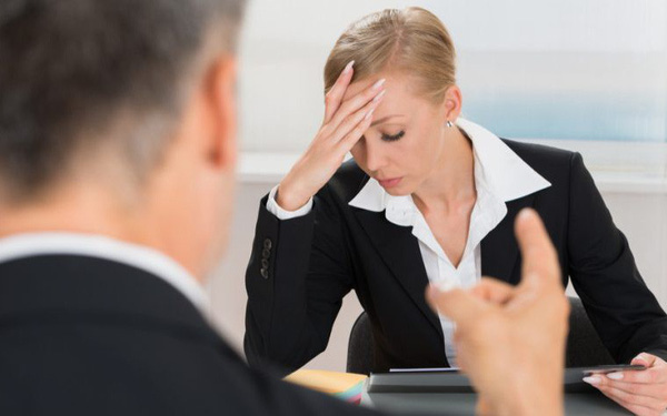 Làm gì khi bất đồng quan điểm với sếp?