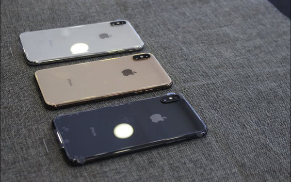 Các chuỗi bán lẻ “lách luật” cho khách đặt mua trước iPhone 2018 tại Việt Nam
