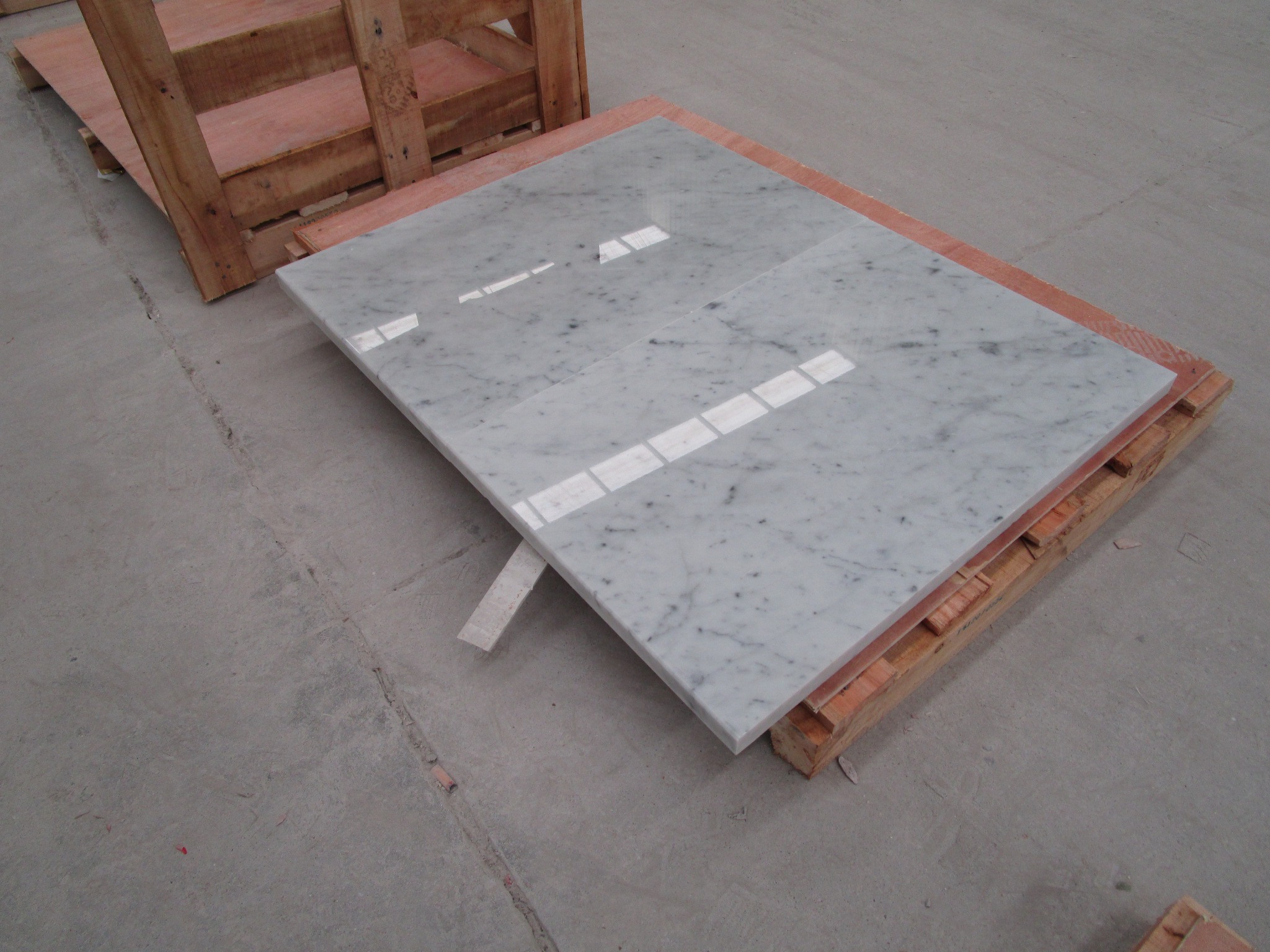 Đá cẩm thạch tự nhiên trắng Carrara