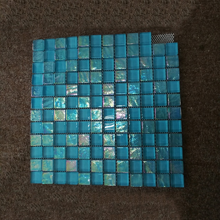 Gạch mosaic thủy tinh màu xanh bể bơi