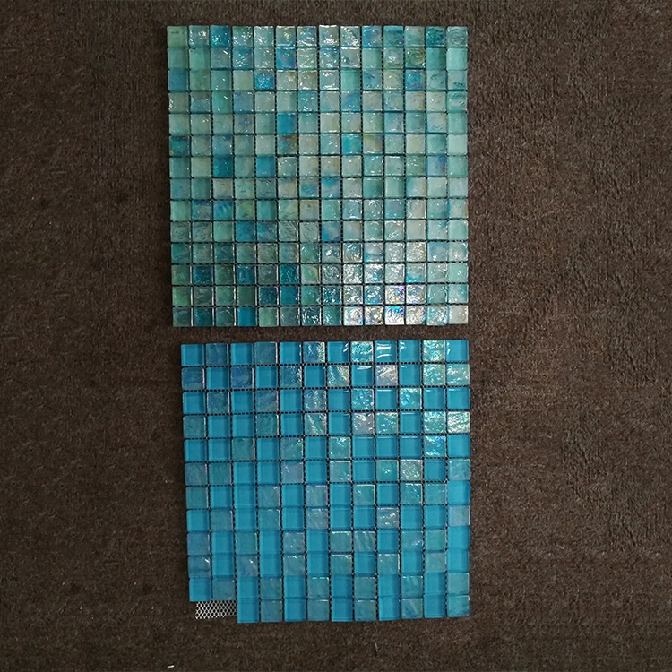 Gạch mosaic thủy tinh màu xanh bể bơi