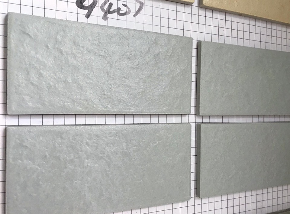 Gạch thẻ Trung Quốc mã 9407 (vân sần)