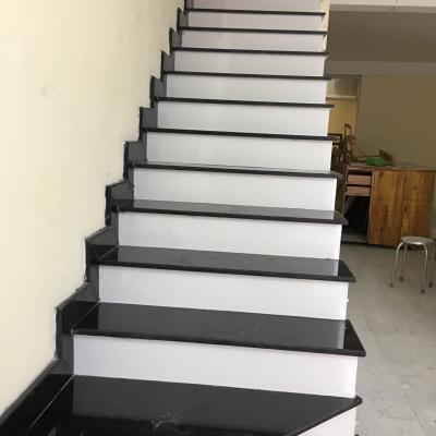 Đá ốp lát cầu thang trắng sứ dẻo MT -DC0103