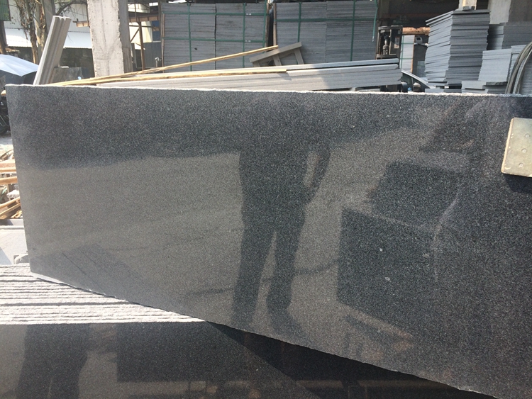 Đá Granite Padang Dark G654
