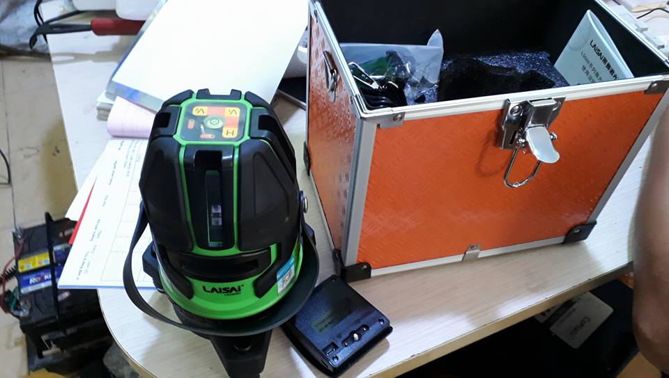  Máy cân bằng laser tia xanh Laisai LSG-686D